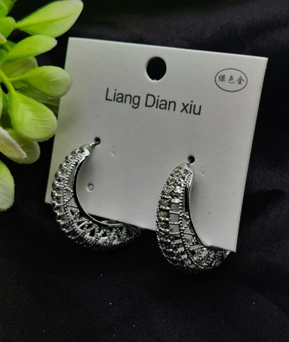 Imported Exquisite Antique-Style Crescent Hoop Earrings – Tarnish-Free Silver Elegance for Girls & Women