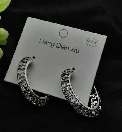 Imported Exquisite Antique-Style Crescent Hoop Earrings – Tarnish-Free Silver Elegance for Girls & Women
